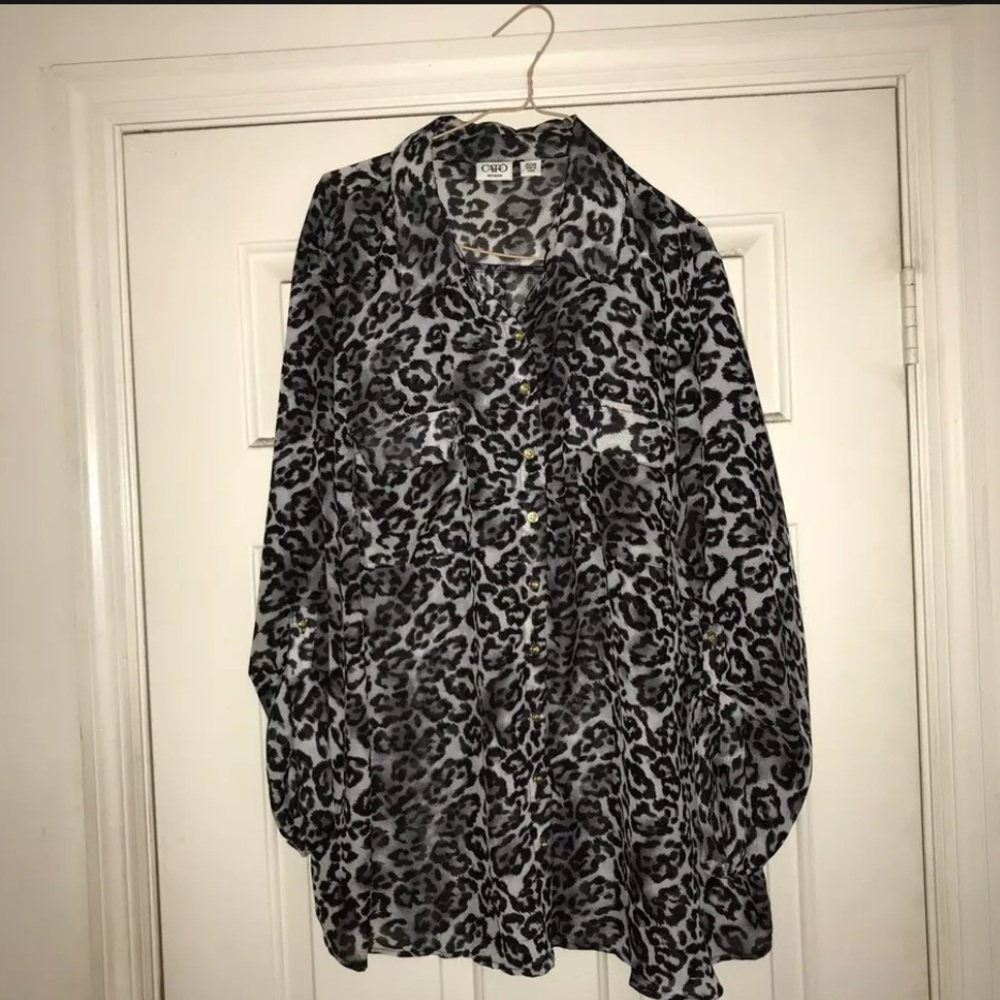 Cato Button Down Women's Black/Gray/White Leopard Print Size 22/24W Blouse